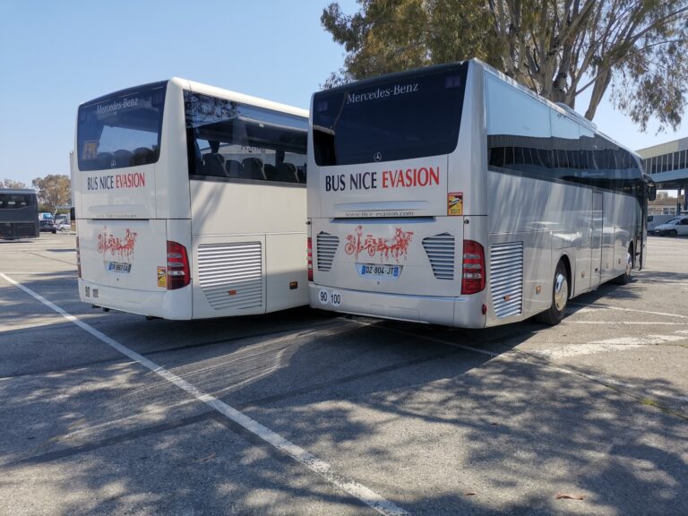 Autocars Bus Nice Évasion disponibles à la location avec chauffeur à Nice