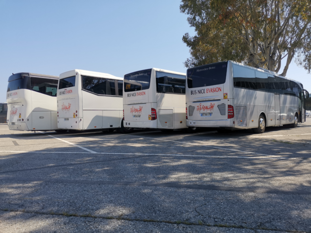 4 BUS